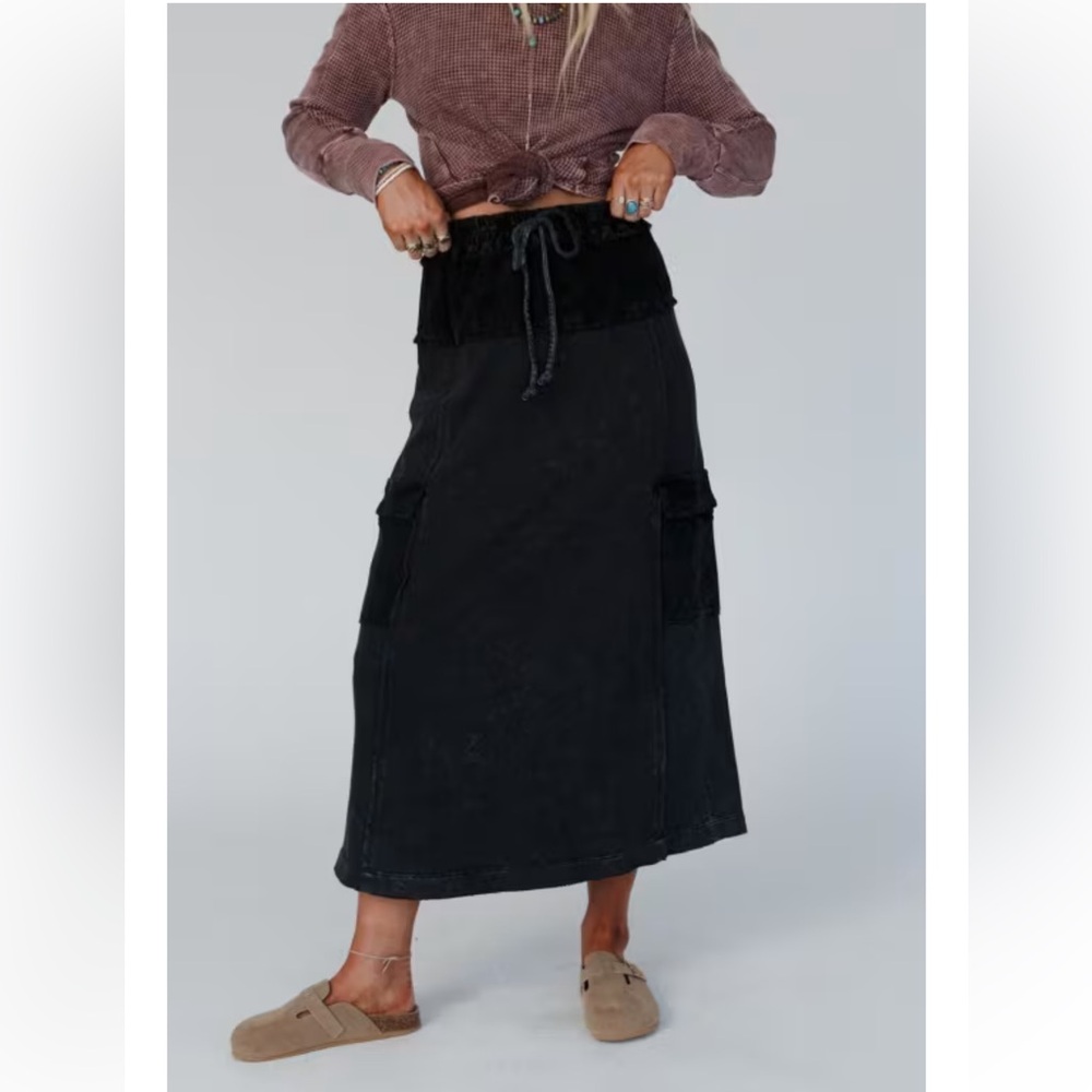 THE SŌLEIL SKIRT NWT Boutique